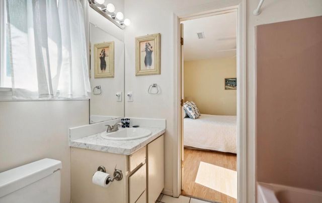 911 E Arctic Avenue, Folly Beach, SC 29439