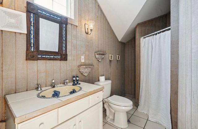 911 E Arctic Avenue, Folly Beach, SC 29439