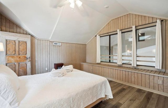 911 E Arctic Avenue, Folly Beach, SC 29439