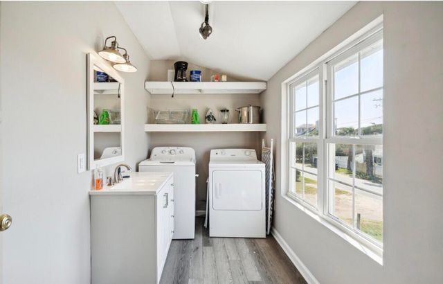 911 E Arctic Avenue, Folly Beach, SC 29439