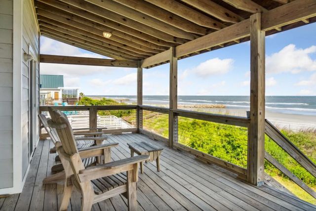 911 E Arctic Avenue, Folly Beach, SC 29439
