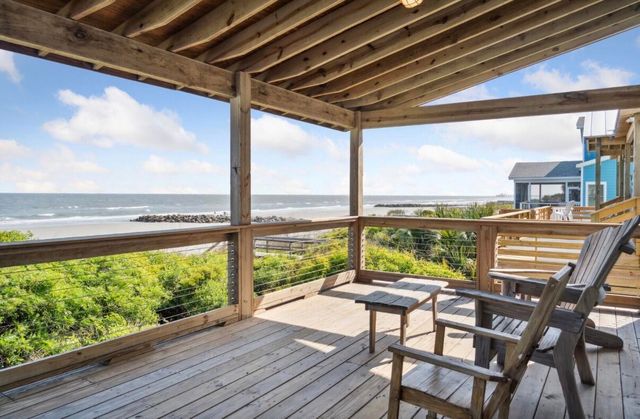 911 E Arctic Avenue, Folly Beach, SC 29439