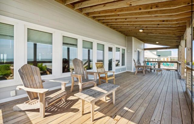 911 E Arctic Avenue, Folly Beach, SC 29439