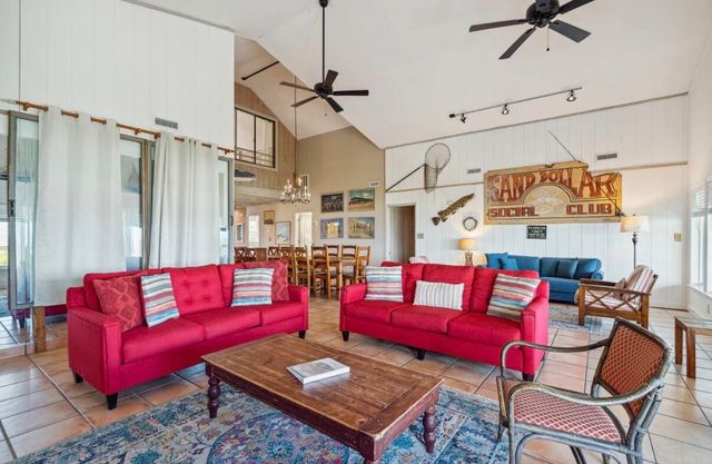 911 E Arctic Avenue, Folly Beach, SC 29439