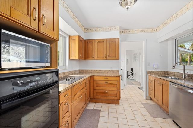 211 LOUELLA LANE, Nokomis, FL 34275