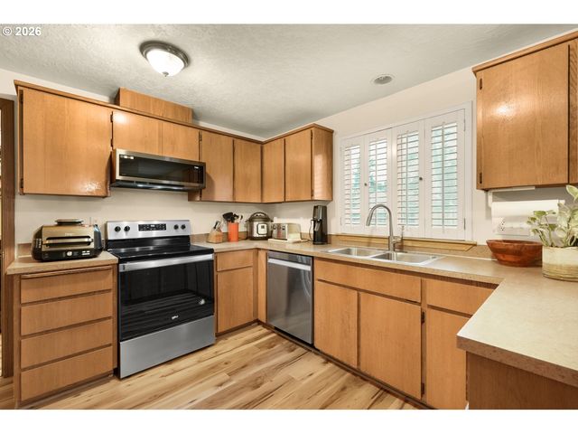 8307 N FOSS Ave, Portland, OR 97203