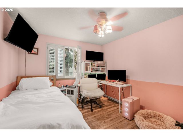 8307 N FOSS Ave, Portland, OR 97203