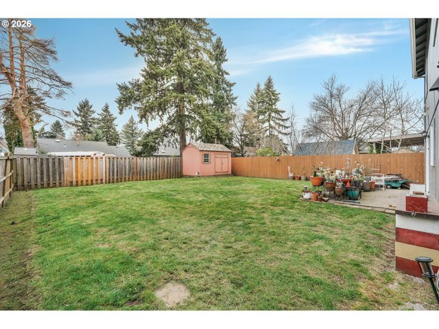 8307 N FOSS Ave, Portland, OR 97203