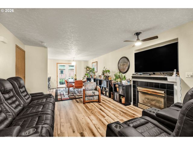 8307 N FOSS Ave, Portland, OR 97203