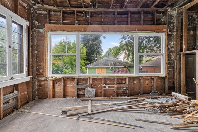 3911 W Roberts STREET, Milwaukee, WI 53208