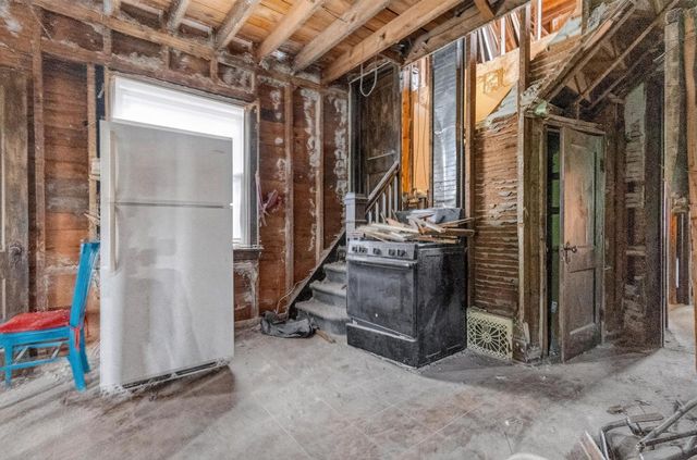 3911 W Roberts STREET, Milwaukee, WI 53208
