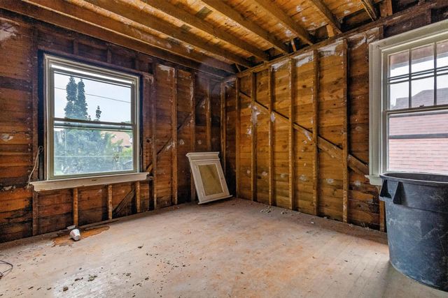 3911 W Roberts STREET, Milwaukee, WI 53208