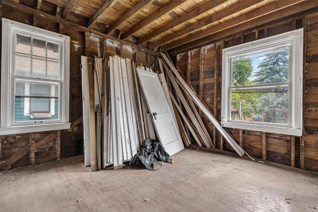 3911 W Roberts STREET, Milwaukee, WI 53208