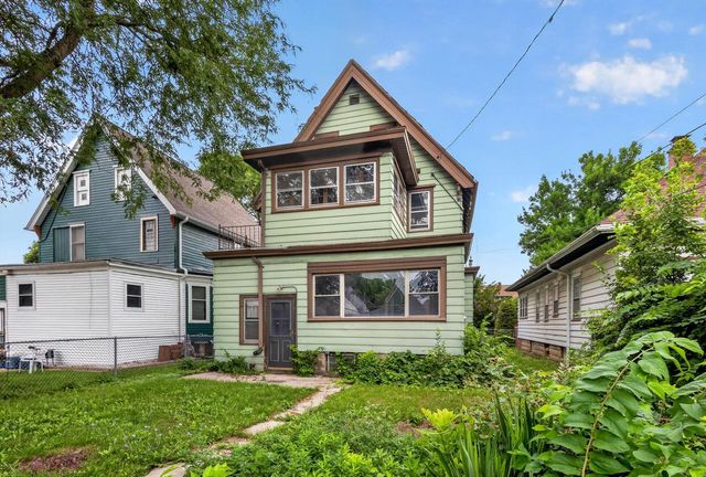 3911 W Roberts STREET, Milwaukee, WI 53208