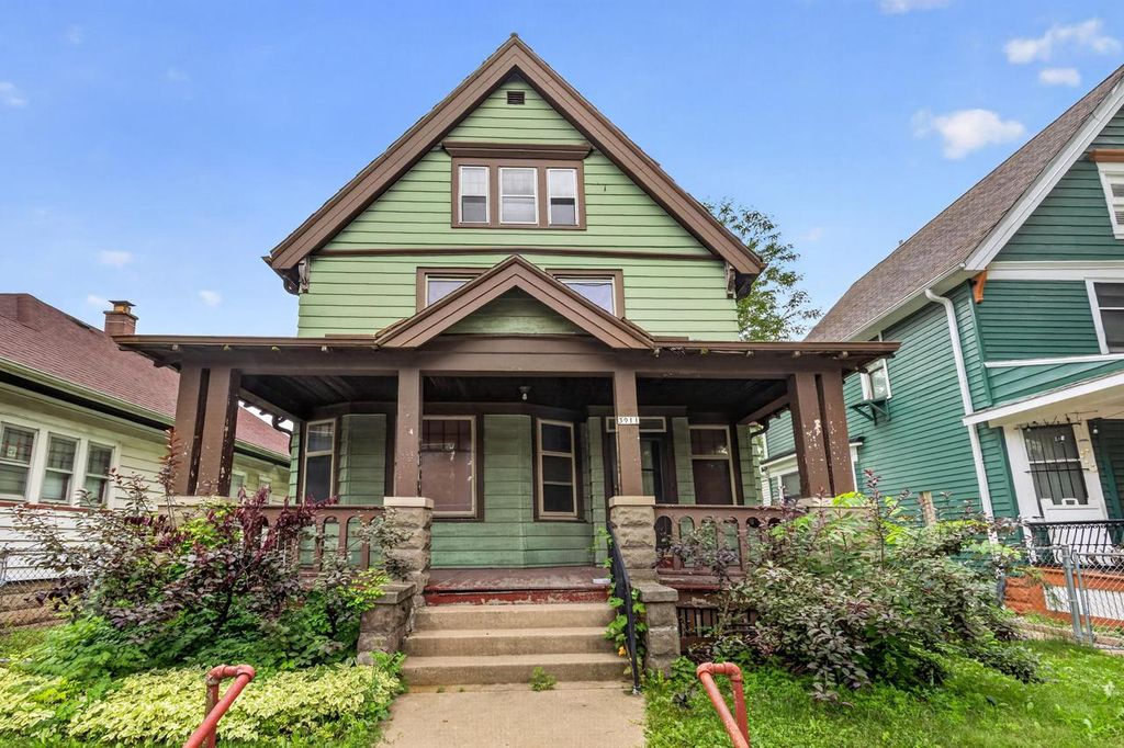 3911 W Roberts STREET, Milwaukee, WI 53208