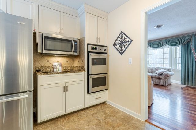 189 Gulf Road, Dover, NH 03820