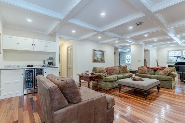 189 Gulf Road, Dover, NH 03820