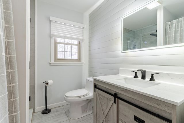 189 Gulf Road, Dover, NH 03820