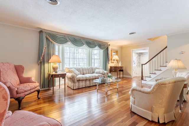 189 Gulf Road, Dover, NH 03820