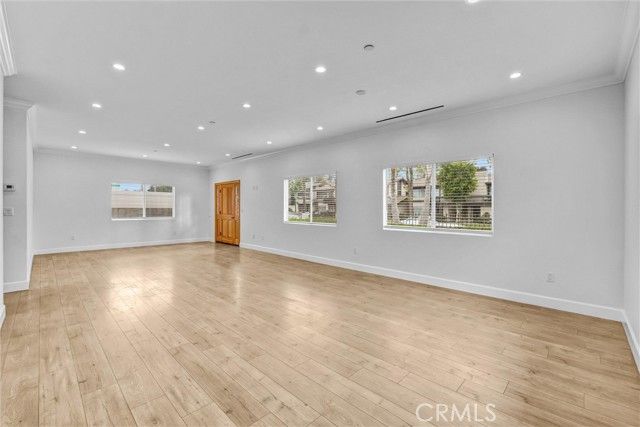 6711 Clybourn, North Hollywood (los Angeles), CA 91606