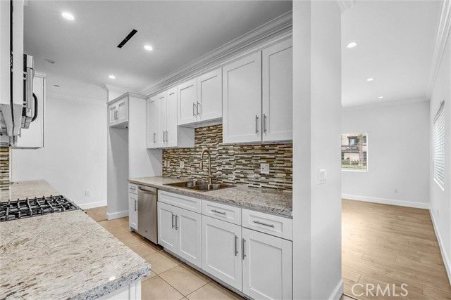 6711 Clybourn, North Hollywood (los Angeles), CA 91606