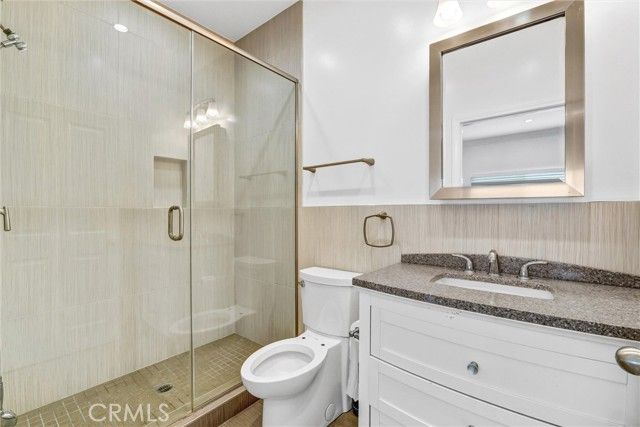 6711 Clybourn, North Hollywood (los Angeles), CA 91606