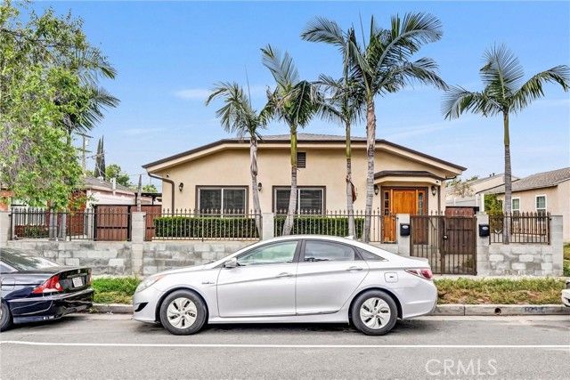 6711 Clybourn, North Hollywood (los Angeles), CA 91606