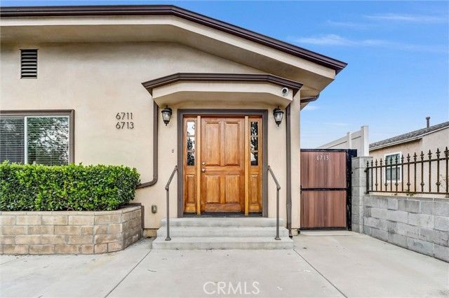 6711 Clybourn, North Hollywood (los Angeles), CA 91606