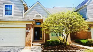 5498 Greenway Drive 47, Trenton, MI 48183