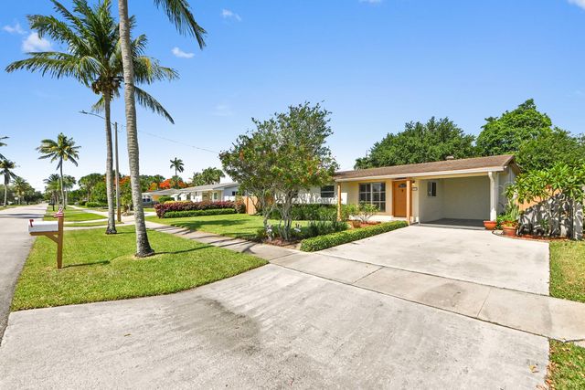 313 Poe Drive, Palm Springs, FL 33461