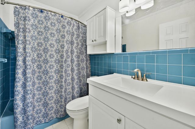 313 Poe Drive, Palm Springs, FL 33461