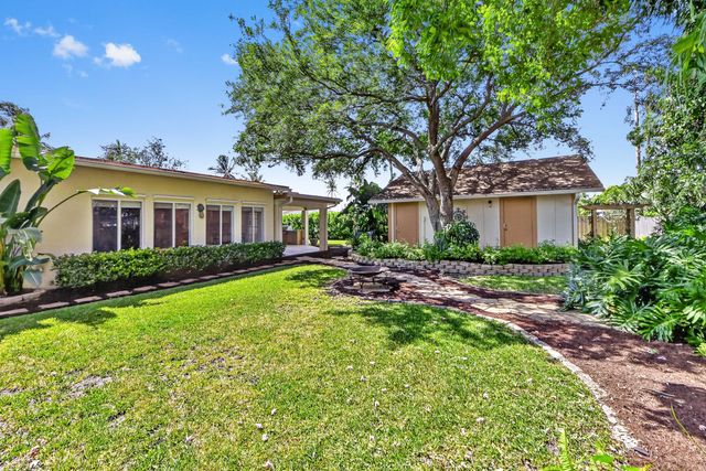313 Poe Drive, Palm Springs, FL 33461
