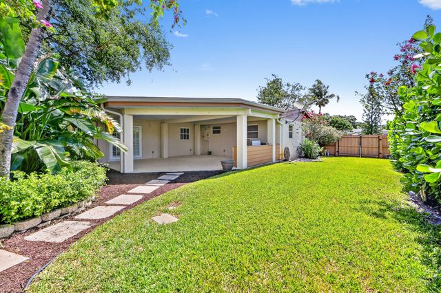 313 Poe Drive, Palm Springs, FL 33461