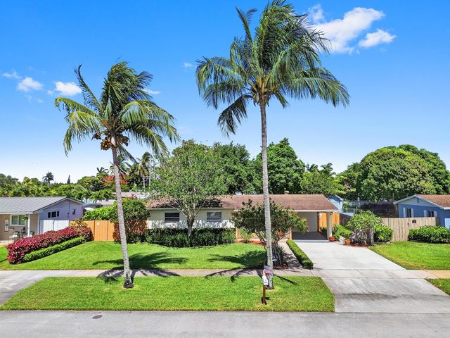 313 Poe Drive, Palm Springs, FL 33461