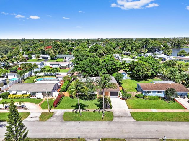 313 Poe Drive, Palm Springs, FL 33461