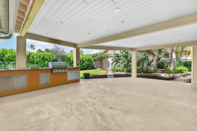 313 Poe Drive, Palm Springs, FL 33461