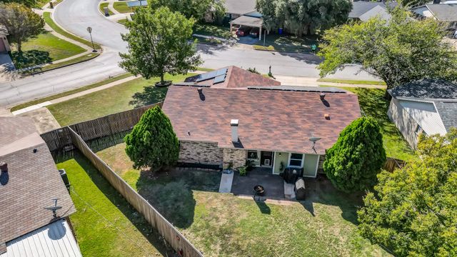 6144 Skylark Lane, Watauga, TX 76148
