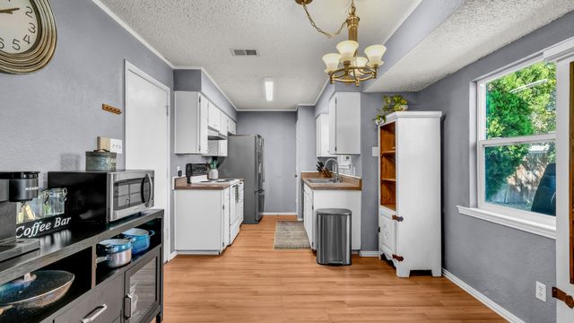 6144 Skylark Lane, Watauga, TX 76148