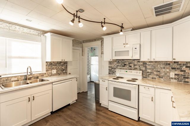 488 S 2nd St, Lebanon, OR 97355