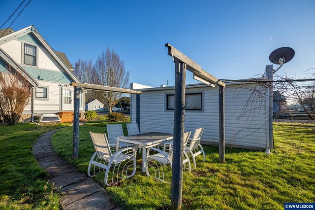 488 S 2nd St, Lebanon, OR 97355