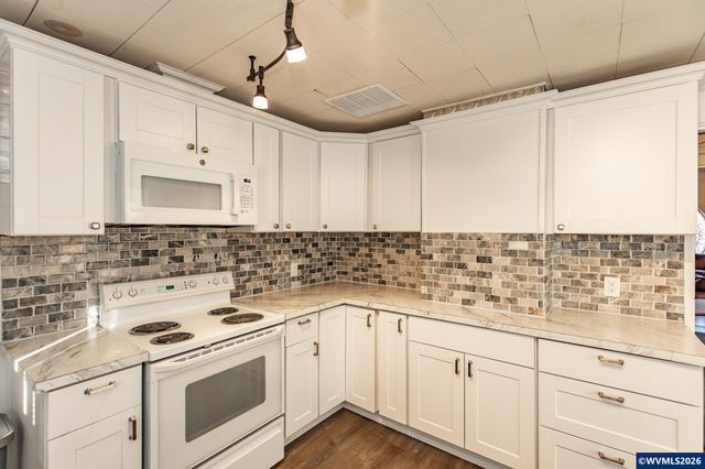 488 S 2nd St, Lebanon, OR 97355