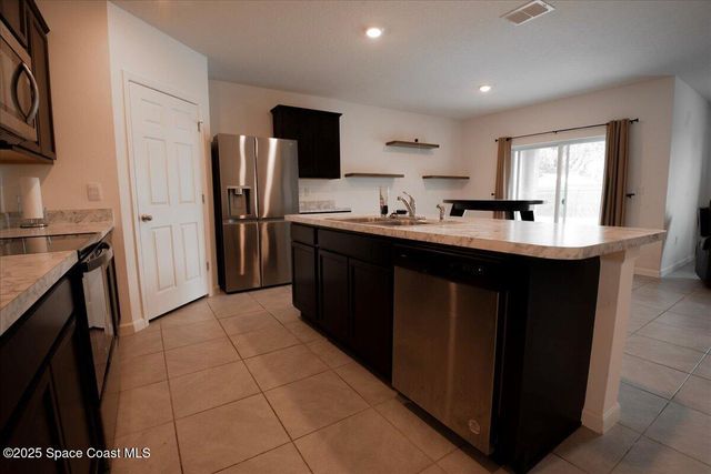 1574 Heartwellville Street NW, Palm Bay, FL 32907