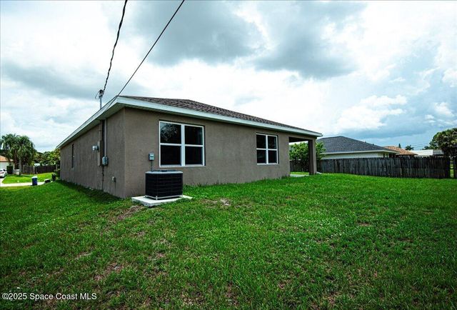 1574 Heartwellville Street NW, Palm Bay, FL 32907