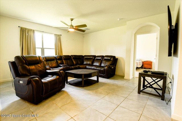 1574 Heartwellville Street NW, Palm Bay, FL 32907