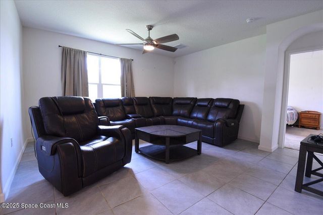 1574 Heartwellville Street NW, Palm Bay, FL 32907