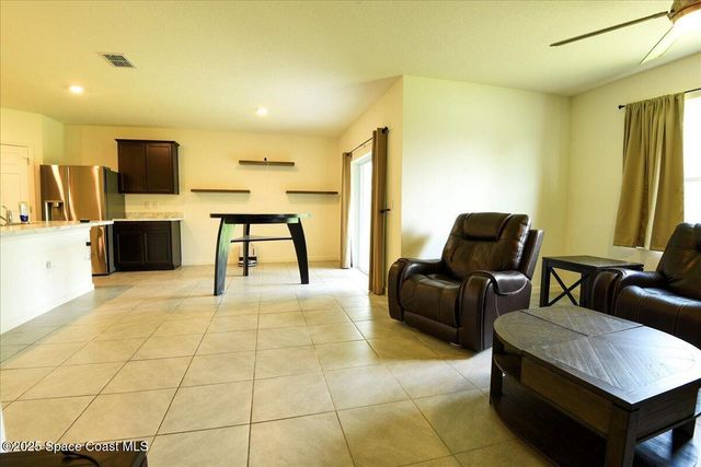 1574 Heartwellville Street NW, Palm Bay, FL 32907