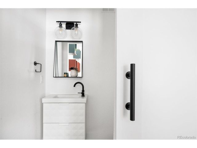 1870 Irving St, Denver, CO 80204