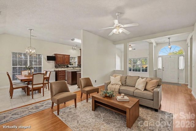 8524 Albury Walk Lane, Charlotte, NC 28277