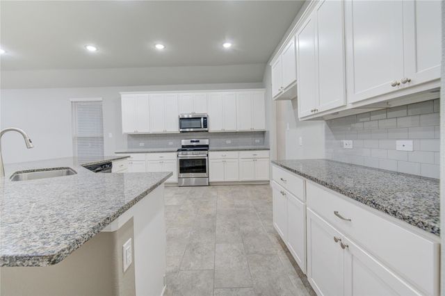 210 Elianne Lace Court, Conroe, TX 77318