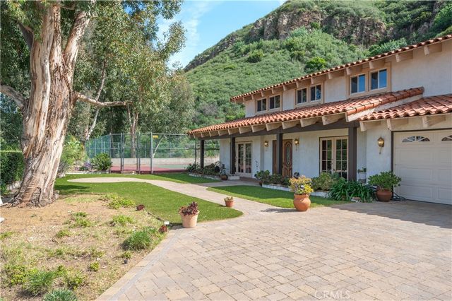 53 Flintlock Lane, Bell Canyon, CA 91307
